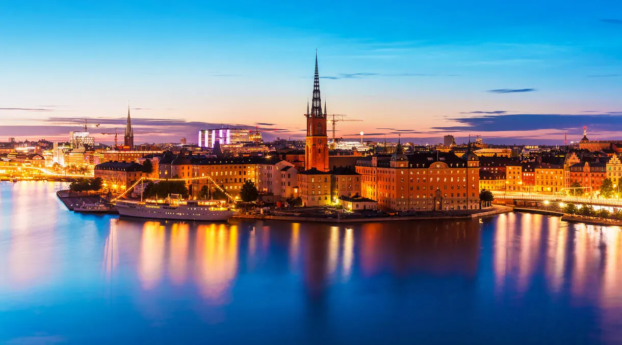 🇸🇪 Descoperă Stockholm în inima iernii. O escapadă cu gust de Scandinavia, la 225 EUR/persoană. ❄️ — Suedia